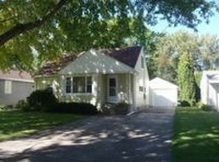 612 6th St SW, Waseca, MN 56093