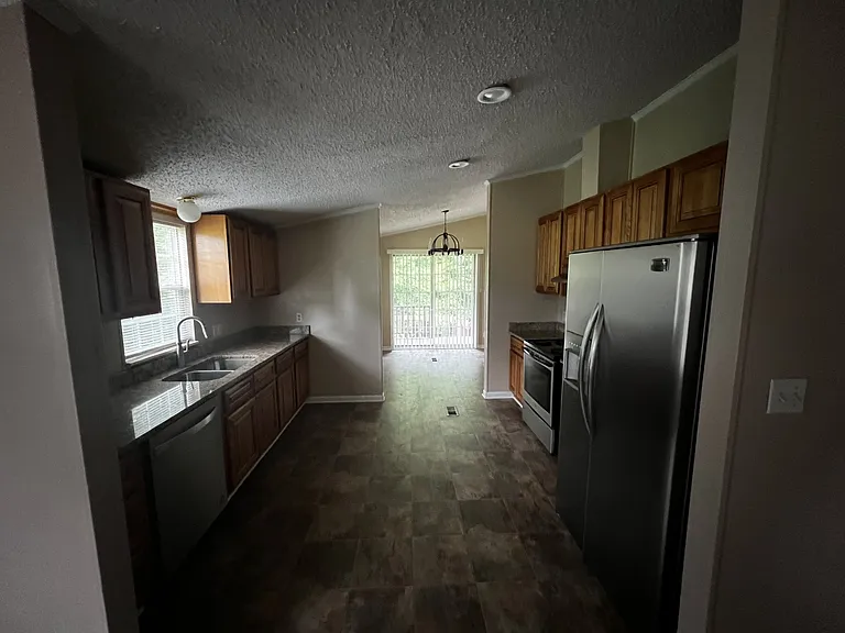 1098 Victory Ln — Photo 8