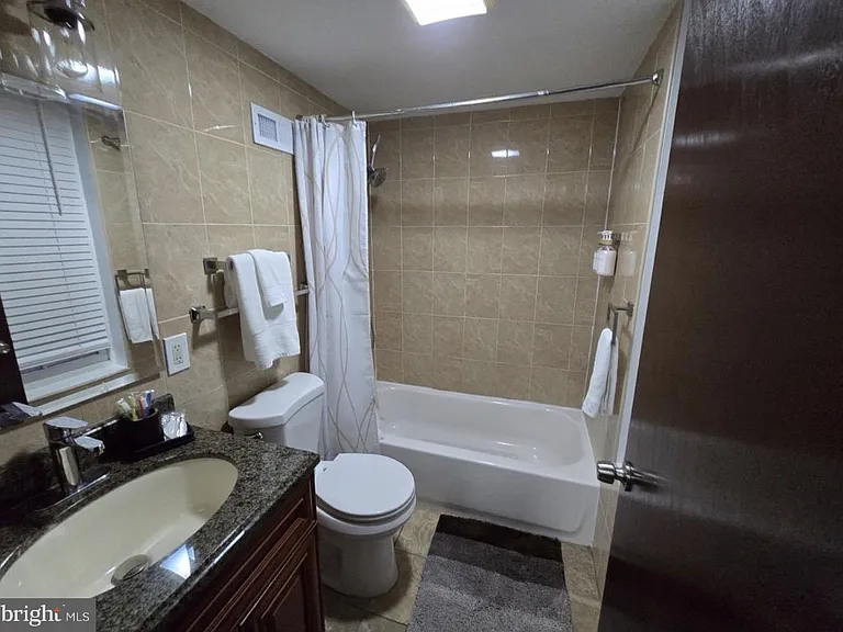 230 Market St #4 — Photo 10