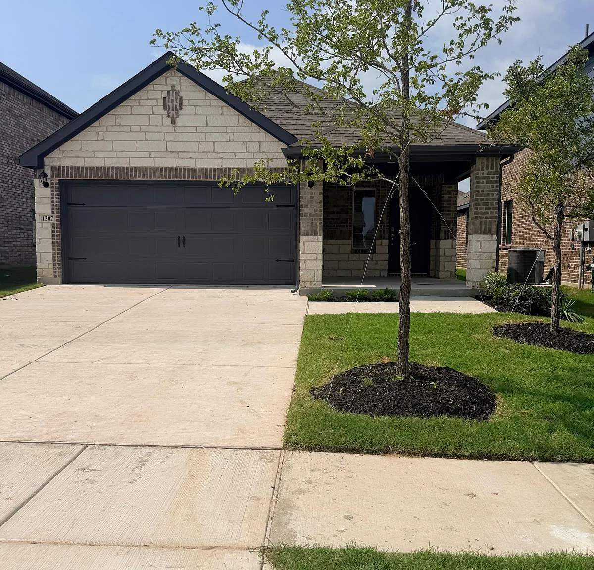 3 bed, 1559 sqft, $1,845 — Photo 1