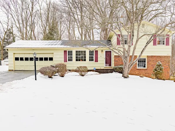 23 Sunset Trl, Fairport, NY 14450