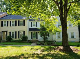 8909 Blade Green Ln, Columbia, MD 21045