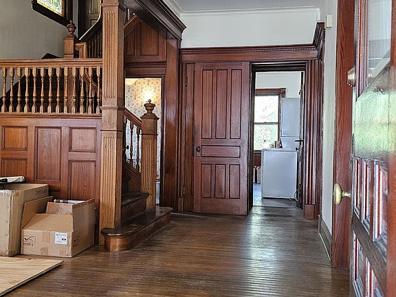5th image of 4 Watson Place