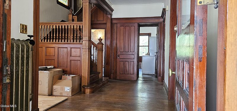 5th image of 4 Watson Place