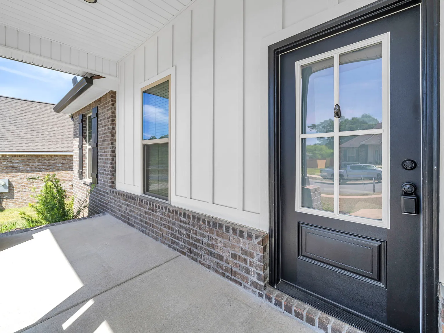 4 bed, 1986 sqft, $2,150 — Photo 4