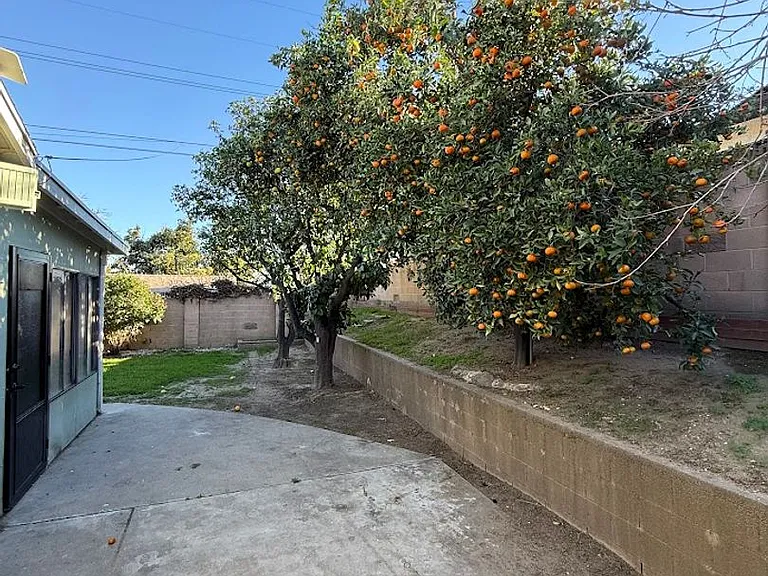 15148 Oro Grande St — Photo 49