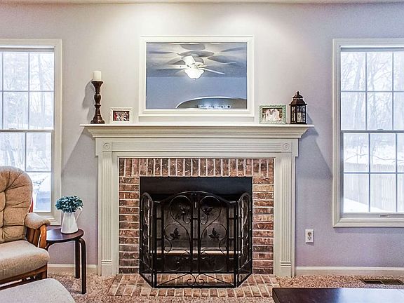3rd image of 4370 Foxfire Dr