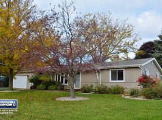 1196 Debra Ct, Menasha, WI 54952