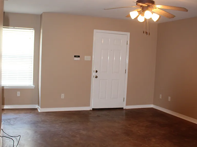 211 Coverdale Ln #211 — Photo 3