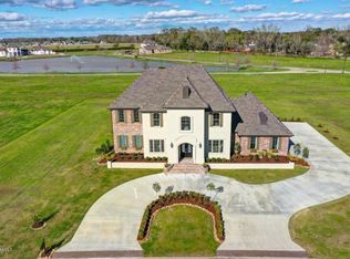 100 Edward Ln, Broussard, LA 70518