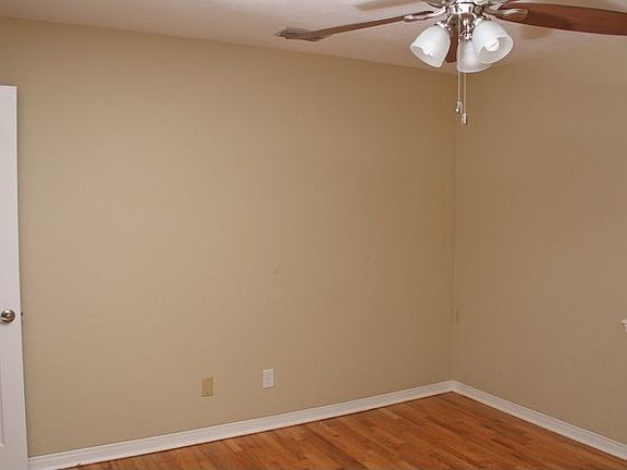 3rd image of 3161 34th Ave N