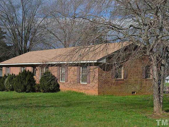 3rd image of 427 Greenhill Dr