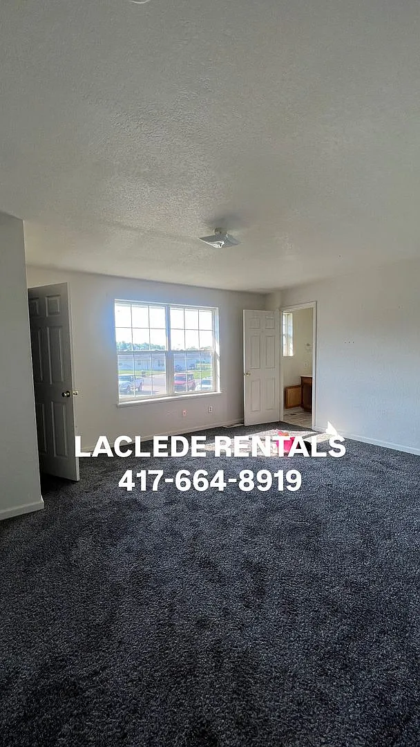 3 Bedroom 2.5 Bathroom Townhouse For Rent — Photo 4