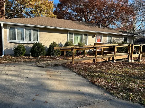 725 Conger Ave, Burlington, KS 66839