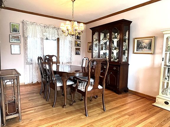 3rd image of 15257 Pine Dr