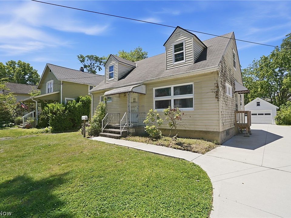 1st image of 1852 6th St