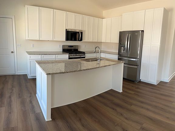 4th image of 1220 Ashford Dr