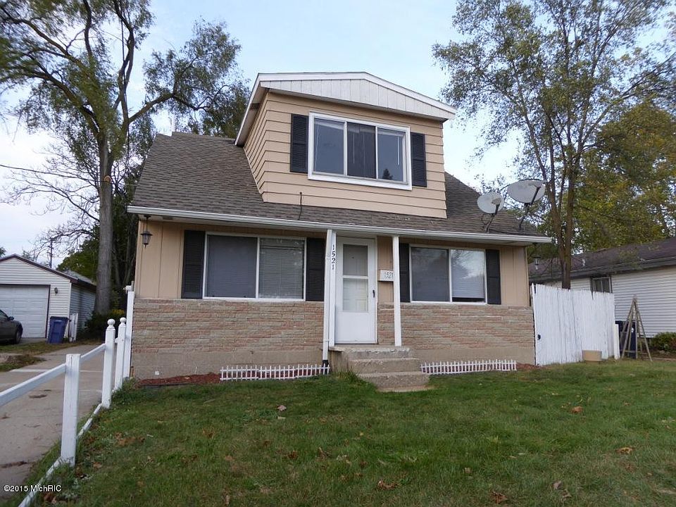 1st image of 1521 Bradford St NE