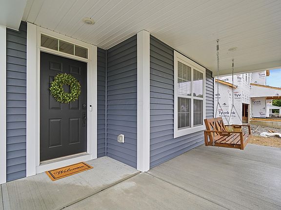 4th image of 427 Pioneer Way