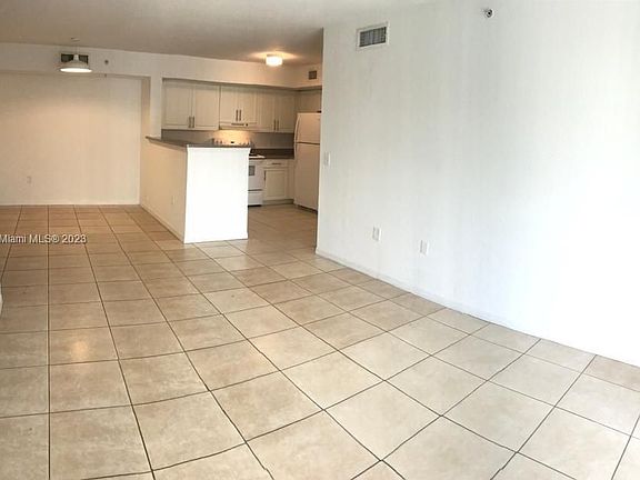 5th image of 13820 NE 3rd Ct APT 309
