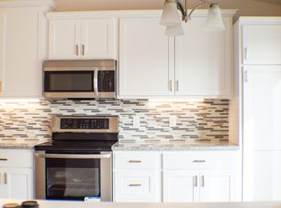1127 Summergreen Ln, Lansing, MI