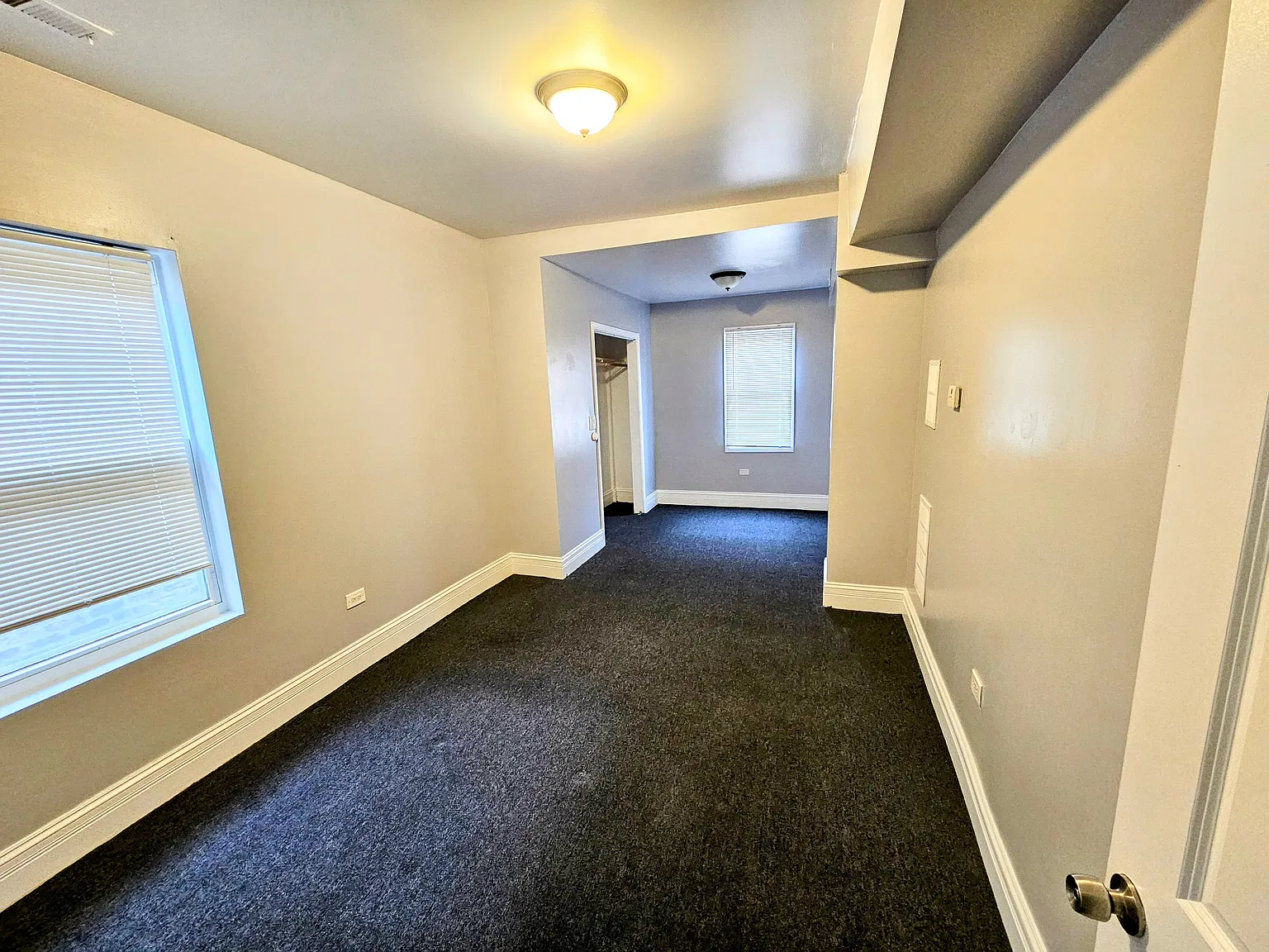 7920 S Langley Ave — Photo 4
