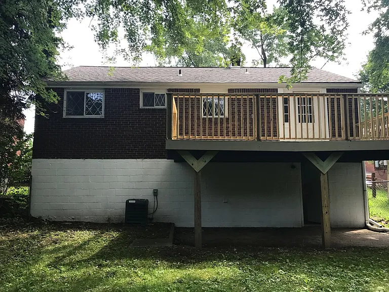 424 Rose Ave — Photo 9