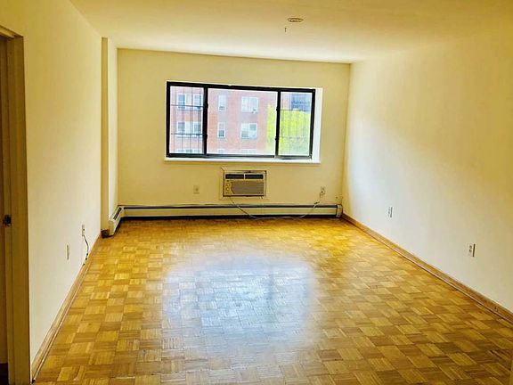 3rd image of 6326 99th St APT 5C