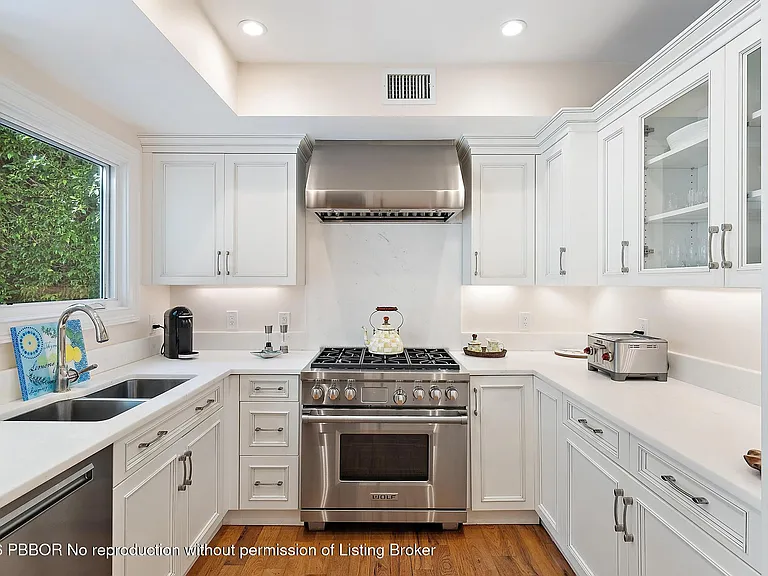 240 Seabreeze Ave — Photo 9