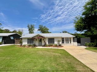 215 Tensaw Ave, Fairhope, AL 36532