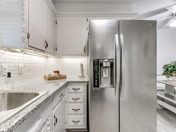 5th image of 4721 Gina Pl
