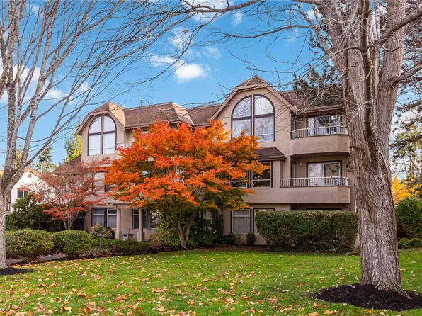 3263 Alder St #104, Saanich, BC V8X 1P3