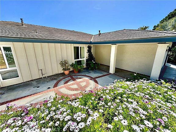 3rd image of 1625 Tahiti Ave