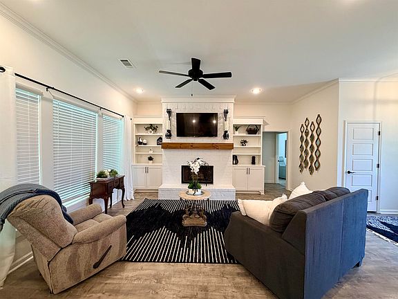 5th image of 4025 Elizabeth Ct