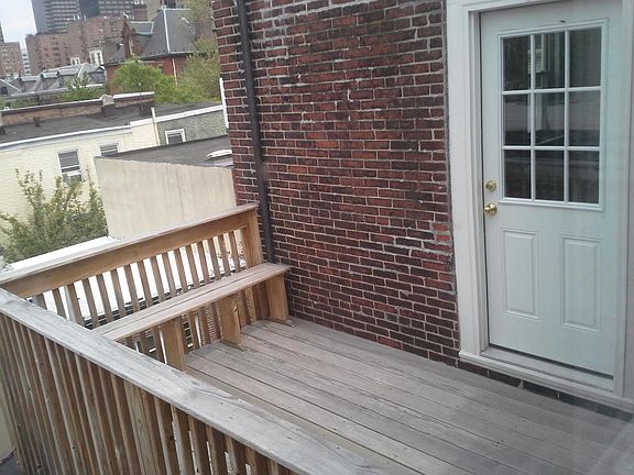 Private ROOFDECK wiith Skyline Views!