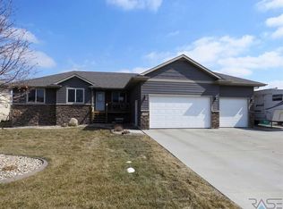 2300 Ivy Cir, Tea, SD 57064