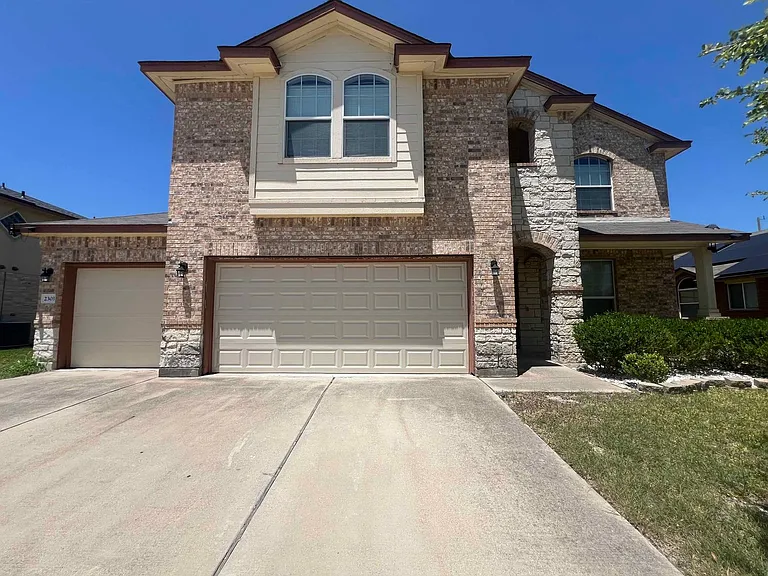 2303 Scott Dr — Photo 1
