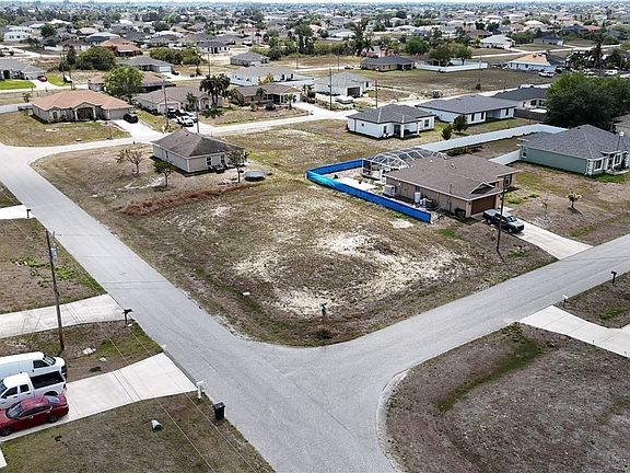 3rd image of 300 NW 21st St