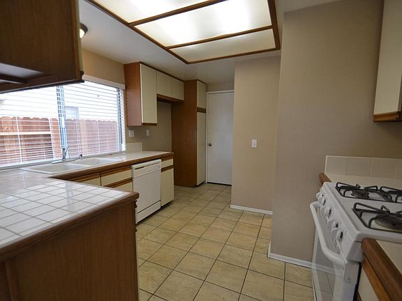 5th image of 13198 Oak Dell St