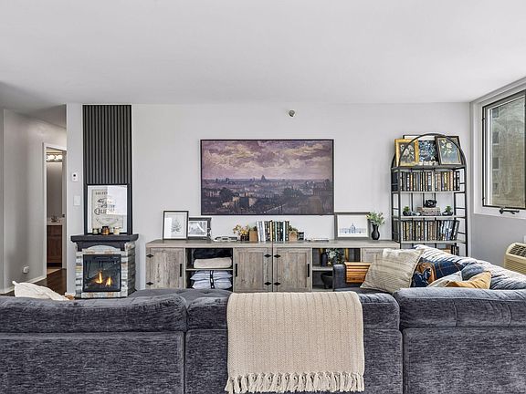 4th image of 433 S 7th St APT 1701