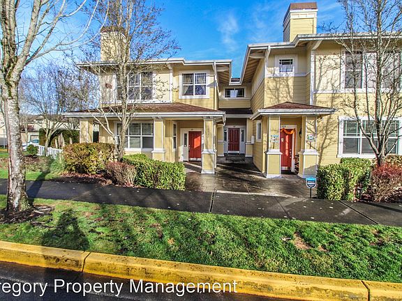 3rd image of 18932 NE 67th Way Unit 101