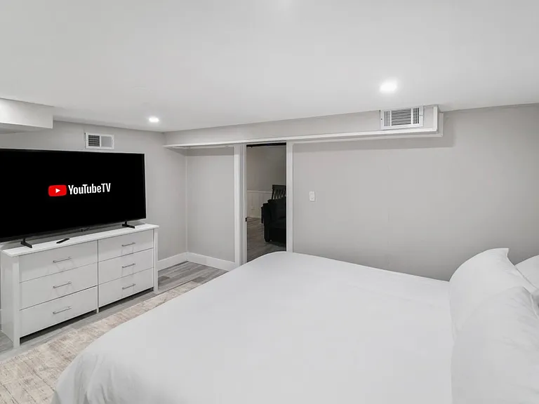 310 Butterfield Ln — Photo 17