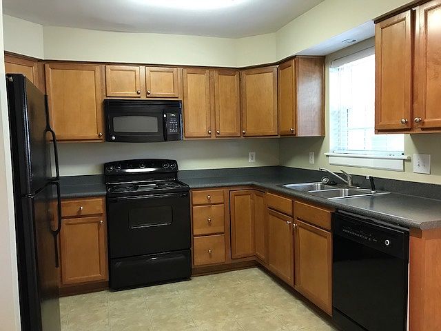 1st image of 306 Dover Ct