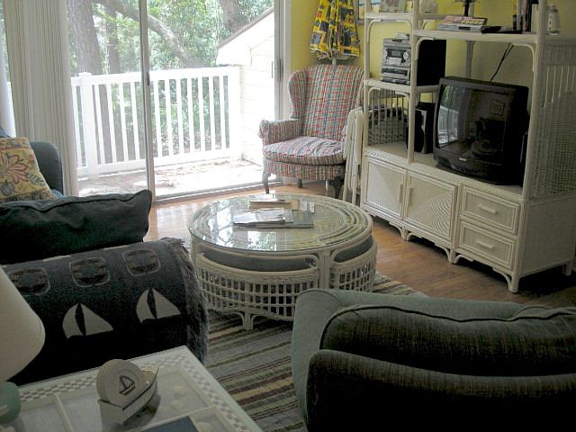 1st image of 850 Mallery St #8R