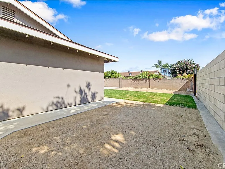 5892 Meadowlark Dr — Photo 35