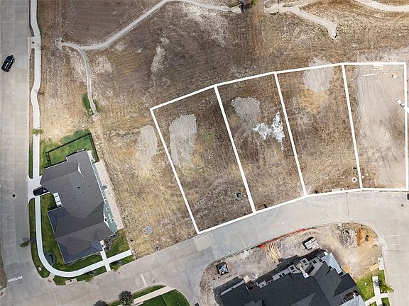 4th image of 950 Alex Ln