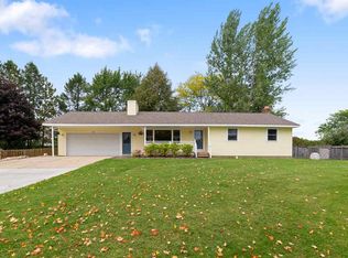 913 Regent Ct, Petoskey, MI 49770