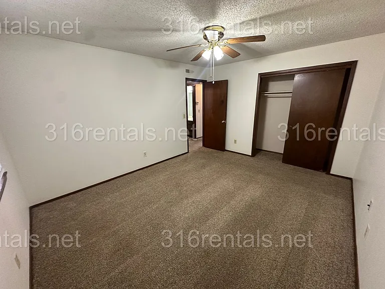 351 E Marion Ct — Photo 11