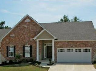 5246 Hollow Wood Ct, Saint Louis, MO 63128