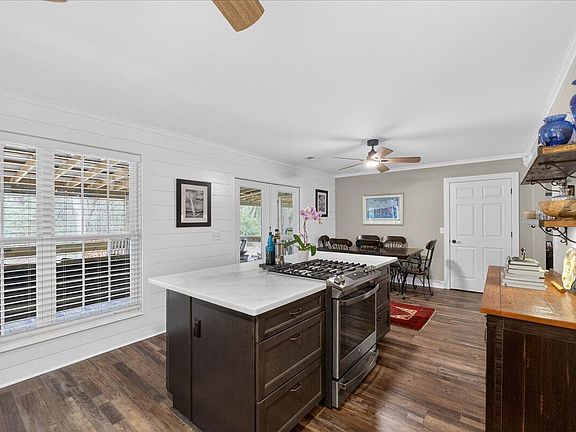 5th image of 2484 Marina Rd